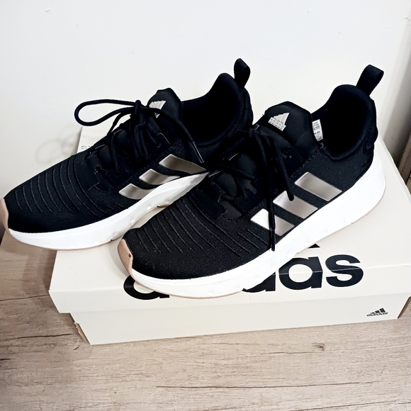 Women sneakers - Picture 10 of 13